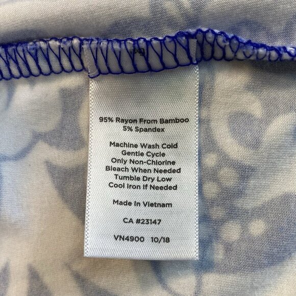 T By TALBOTS Blue Floral UPF 50+ Sun Protection Stretch Knit Top Lp PETITE - Picture 14 of 14